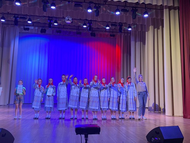 Сегодня, 29 апреля хореографический ансамбль «Арабеск» принял участие в I районном фестивале хореографических коллективов «Терпсихора», посвященном Международному Дню танца.